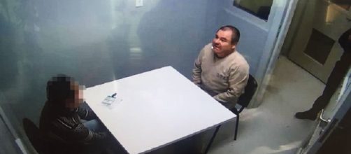 El chapo durante visita de um advogado na pris&atilde;o