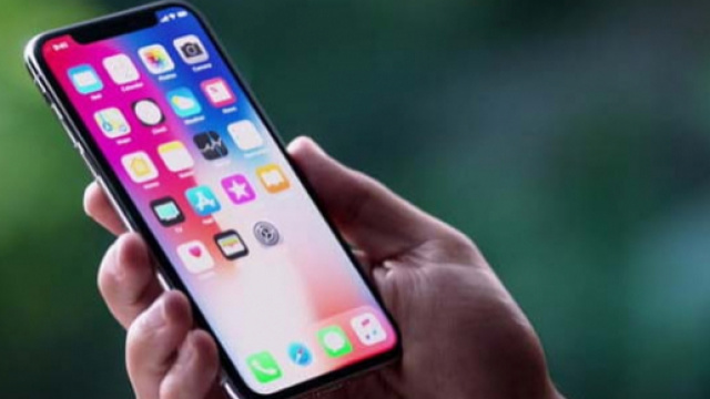 L'iPhone X presto in soffitta arriver&agrave; il suo successore