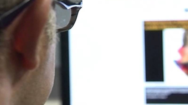 RICATTO HARD SULLA CHAT, 18ENNE ARRESTATO - YouTube - youtube.com