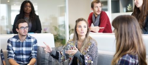 Men and women living together. Image credit - Public Domain | Pixabay