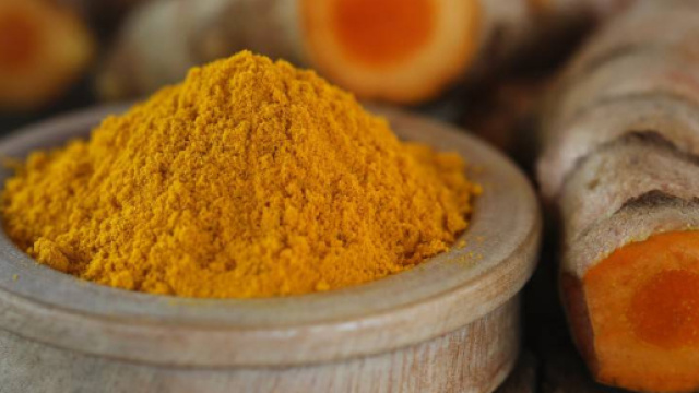 Curcuma contro la depressione: ecco tutti i benefici