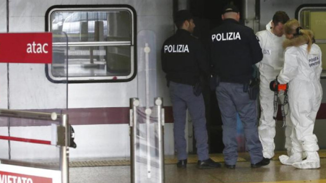 Donna viene spinta sotto la metro a Roma, pubblicato il video