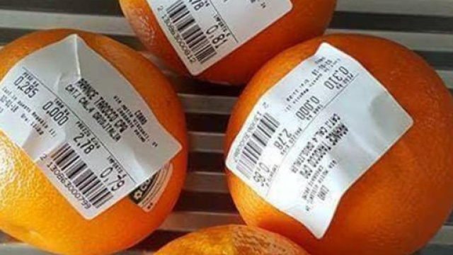 Dal 2018 sacchetti biodegradabili a pagamento in tutti gli esercizi commerciali.