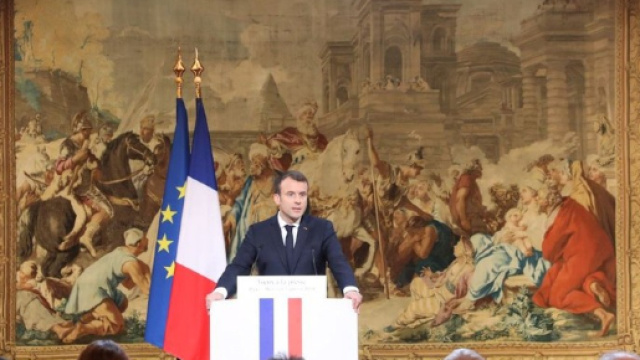 Emmanuel Macron annonce une loi pour lutter contre les fake news - rtl.fr