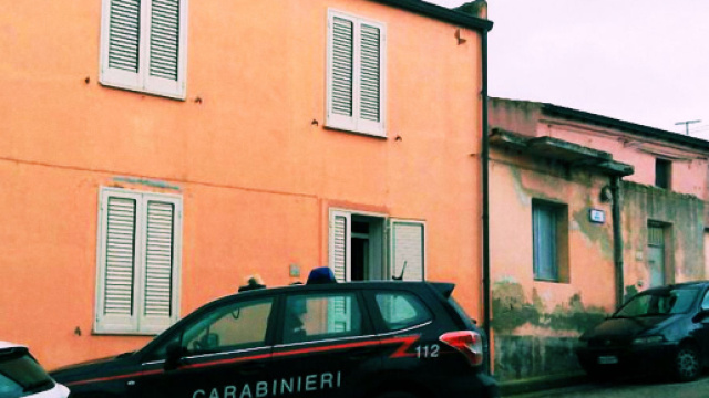 L'anziana dnnna &egrave; stata legata ad una sedia: indagano i Carabinieri.