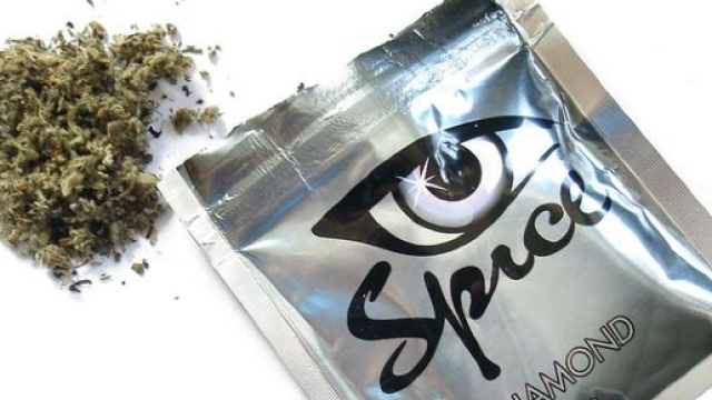 Spice, la droga sintetica &egrave; la stata la droga pi&ugrave; usata dagli adolescenti nell'anno trascorso secondo uno studio del Cnr.