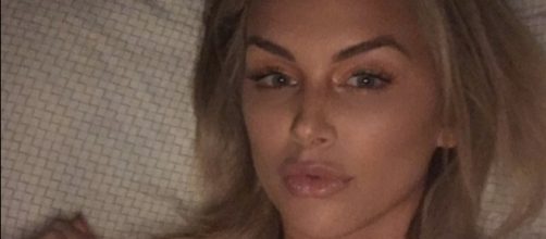 Lala Kent takes a selfie. [Photo via Instagram]