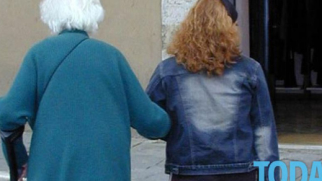 Badante e collaboratori domestici, come deve essere assunto il lavoratore