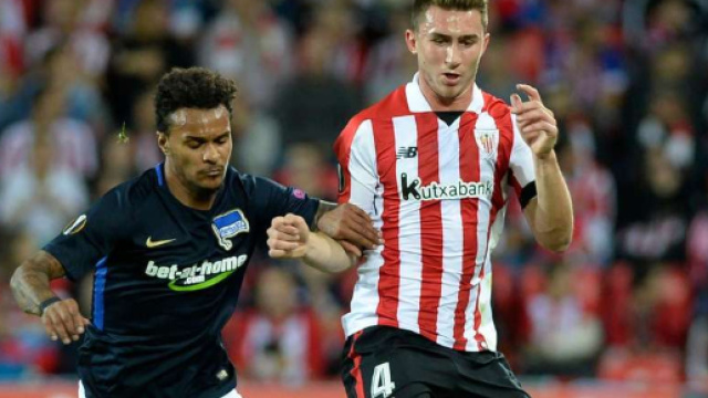 Laporte (&agrave; droite) rejoint Manchester City