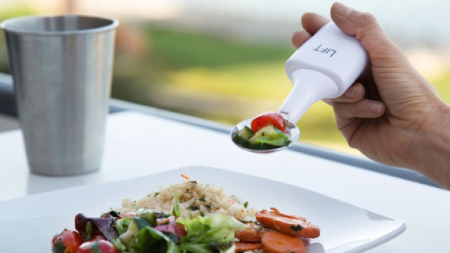 Liftware, la cuill&egrave;re intelligente pour les patients atteints de ... - webdesobjets.fr