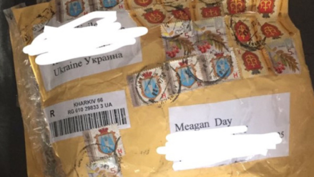 Voleva un cappello da sauna: le consegnano qualcosa di illecito