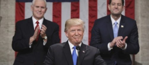 Estados Unidos levanta la prohibici&oacute;n de viajar a los refugiados - middleeasteye.net