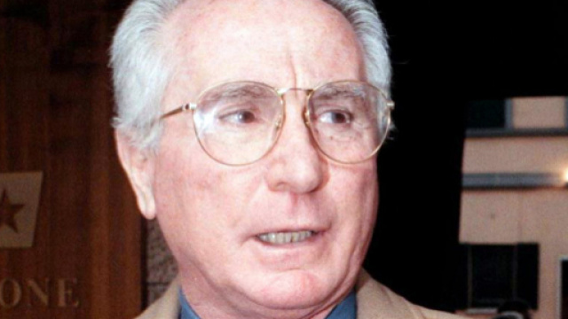 Biografia di Azeglio Vicini - biografieonline.it