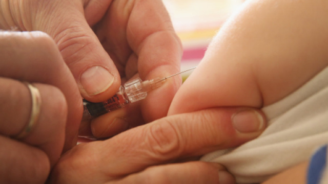 Vaccinazioni: continua il dibattito