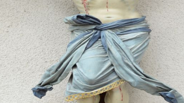 Una ditta di abbigliamento ha usato immagini sacre per fare pubblicit&agrave;