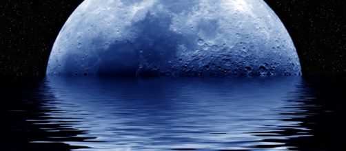 El interior de la Luna contiene much&iacute;sima agua. Public Domain.