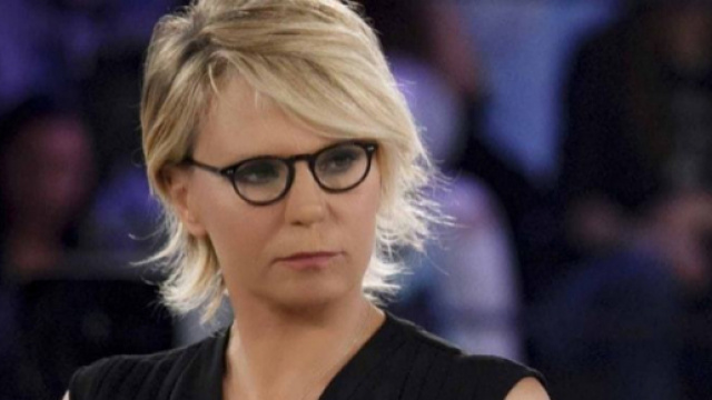 Gossip Uomini e donne: Maria De Filippi delusa da un opinionista? L'indiscrezione.