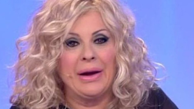 Gossip Uomini e donne, Tina cacciata via?