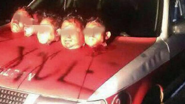 Le cinque teste ritrovate sul cofano di un taxi a Tlacotaplan
