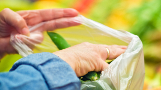 Sacchetti per ortofrutta: dal 2018 saranno biodegradabili, ma a ... - ilfattoalimentare.it