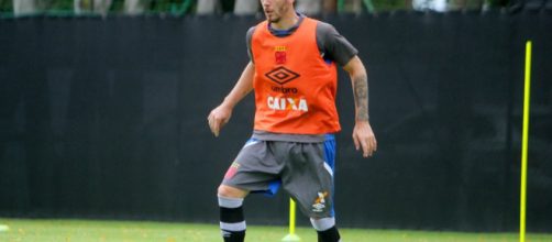 Nova contrata&ccedil;&atilde;o do Vasco j&aacute; faz atividades com bola