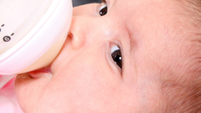 Lactalis, ritirate dal mercato 12 milioni di confezioni di latte per bambini.