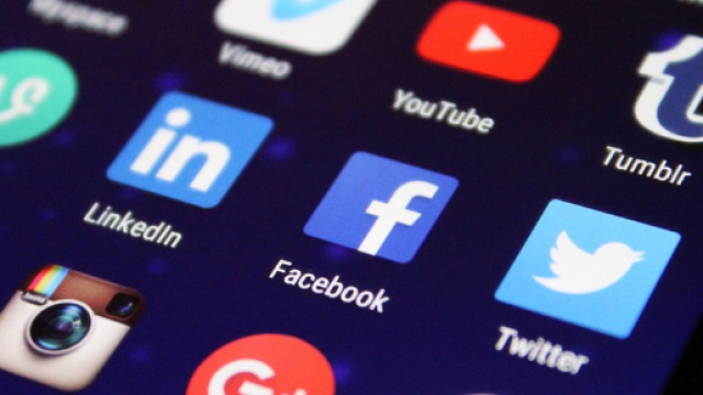 Ultime notizie Facebook, privacy a rischio anche su Whatsapp