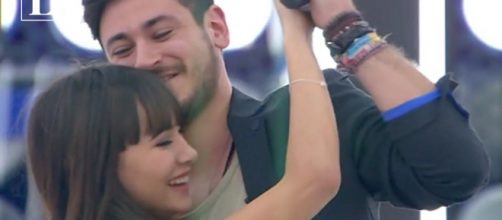 Cepeda da un paso m&aacute;s con Aitana aunque ella est&eacute; ajena a todo - latidos.es