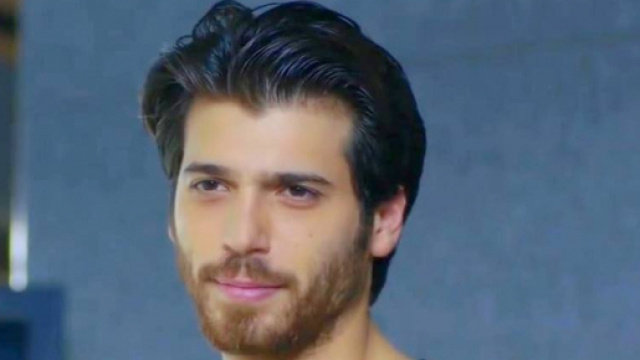 Can Yaman lavorer&agrave; sul set di 'Servet'.