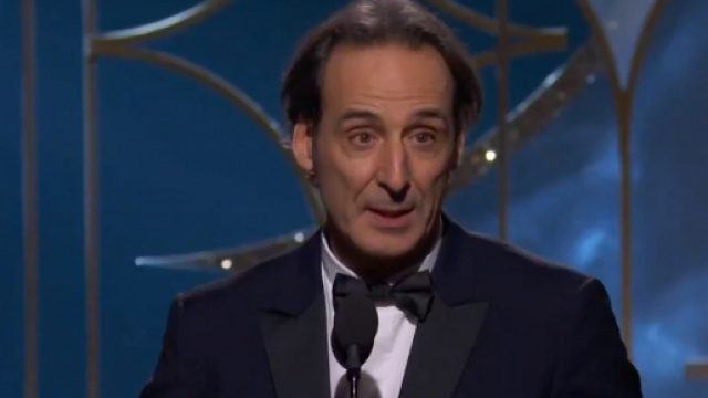 Le Fran&ccedil;ais Alexandre Desplat, lors de la c&eacute;r&eacute;monie des Golden Globes 2018 (Source : NBC)
