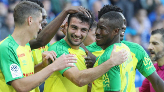 L&eacute;o Dubois est un homme d&eacute;sir&eacute; de tous c&ocirc;t&eacute;s (Loos/Maxppp)