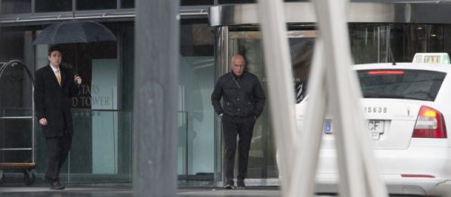 Kiko Matamoros andando por la calle