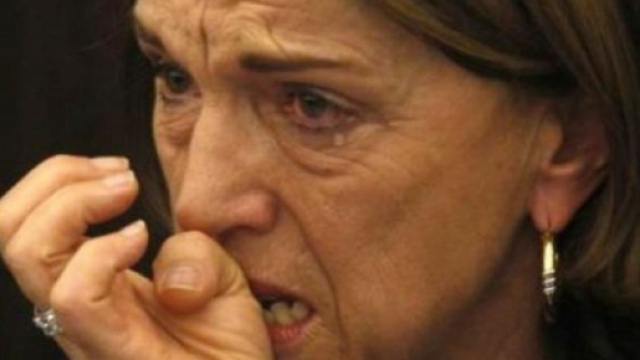 Elsa Fornero in lacrime dopo l'approvazione della sua riforma. Salvini la attacca