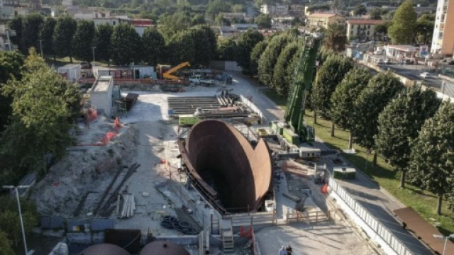 Foto aerea di un cantiere della linea metropolitana 6 a Napoli - Artribune.com