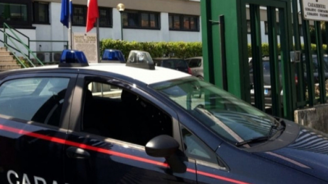 Genitori aggrediscono insegnante