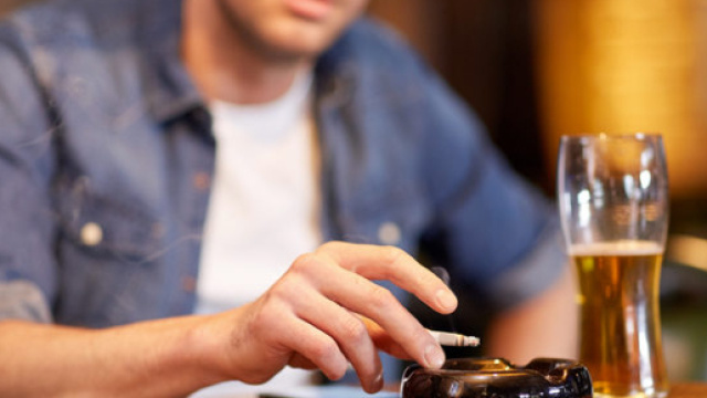 Il consumo di alcol favorisce l'insorgenza dei tumori