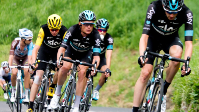 Il Team Sky in testa al gruppo