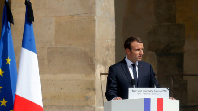 Le remaniement attendra vendredi soir selon l'Elys&eacute;e, le Pr&eacute;sident &eacute;tant actuellement en Arm&eacute;nie