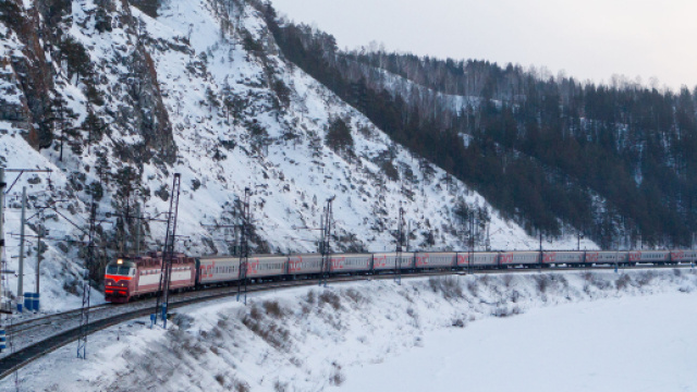 Russia, crolla un ponte sulla ferrovia Transiberiana: un ferito