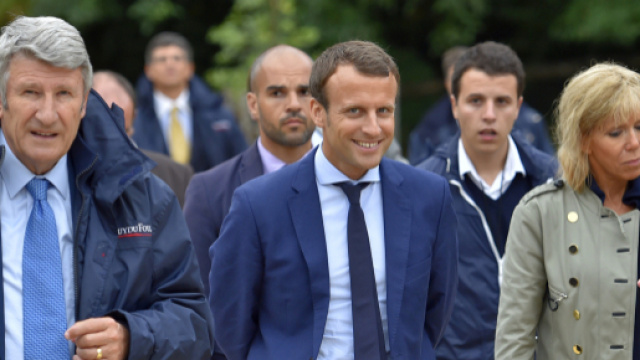 Emmanuel Macron et Philippe de Villiers au Puy du Fou : l'ancien homme politique se dit d&eacute;&ccedil;u de l'action pr&eacute;sidentielle