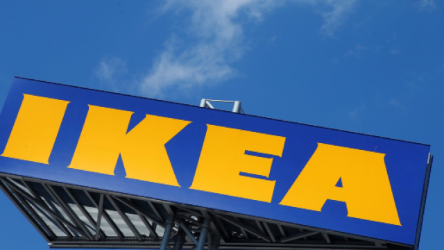 Francia, errore della cassa automatica Ikea: padre e figlia arrestati per furto