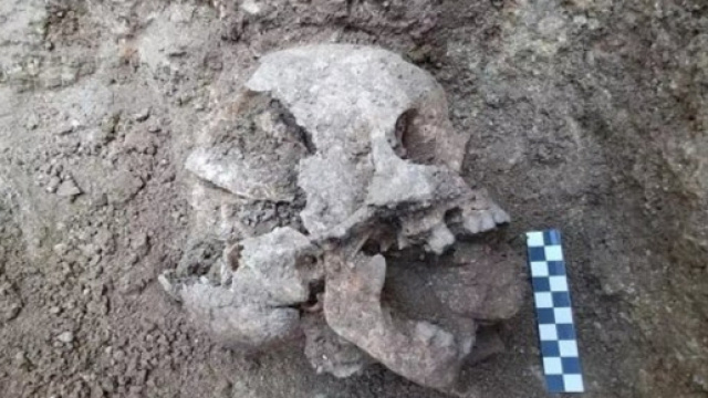 Bambino vampiro sepolto in Umbria: le indagini degli archeologi