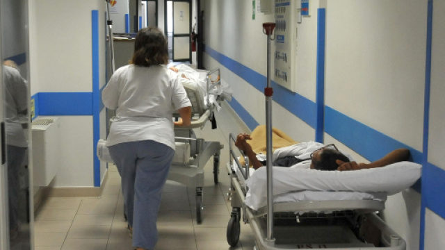 Donna muore in ospedale in provincia di Napoli dopo una banale operazione