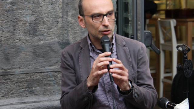 'Colpa di chi muore', il primo romanzo di Gianluca Calvino: 'Non &egrave; stato facile'