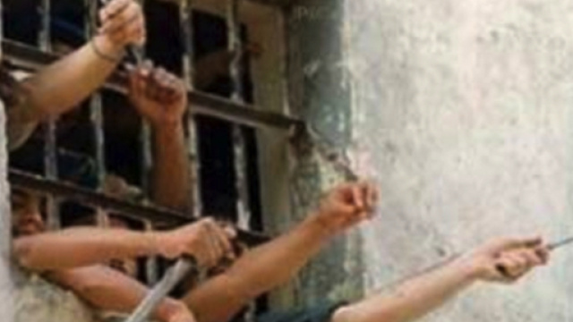 Rivolta in carcere a Sanremo, 46 detenuti fanno scoppiare il caos