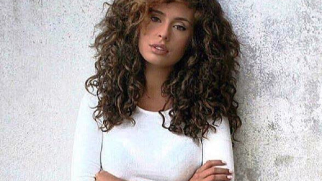 Esperienza negativa per due fan dopo un incontro con Sara Affi Fella.