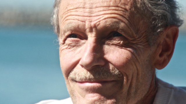 Erri De Luca attacca il Governo ma critica anche le opposizioni