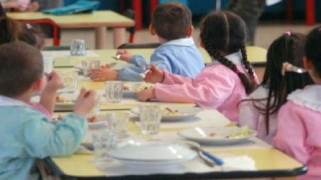 Esclusa la carne di maiale da due mense scolastiche