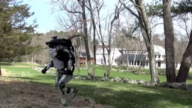 Il robot di Boston Dynamics sta imparando a correre all'aperto e ... - everyeye.it