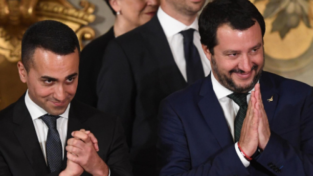 M5S e Lega: quota 100 e reddito di cittadinanza nella manovra, al preoccupazione di Bruxelles.